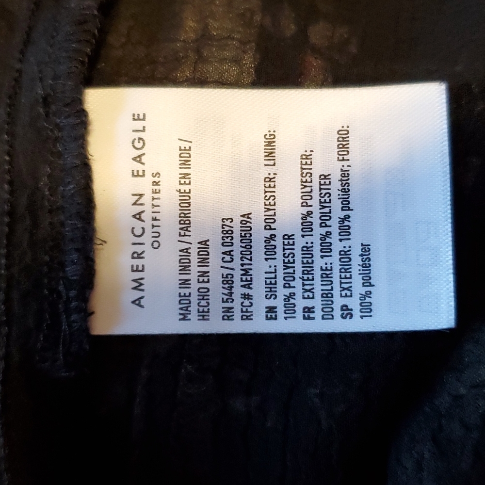 American Eagle Top - Picture 8 of 8